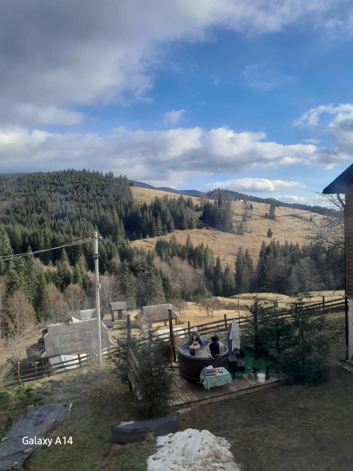 Ferienwohnung Затишні Карпати)) Werchowyna Exterior foto