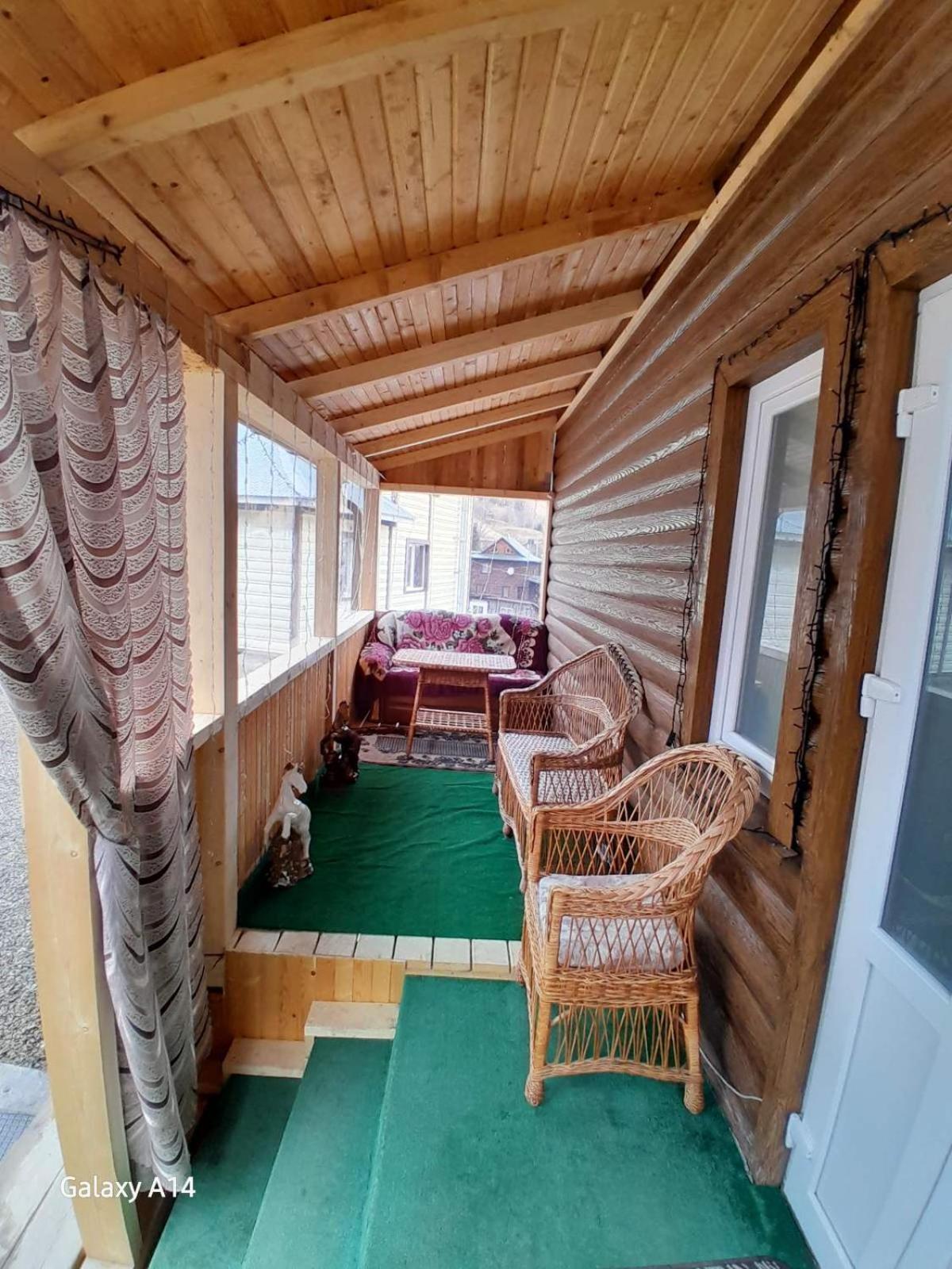Ferienwohnung Затишні Карпати)) Werchowyna Exterior foto